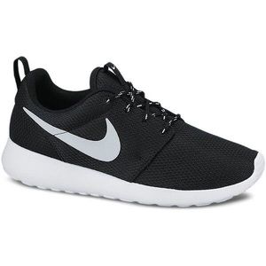 Nike Women’s Roshe One Fashion Sneakers
